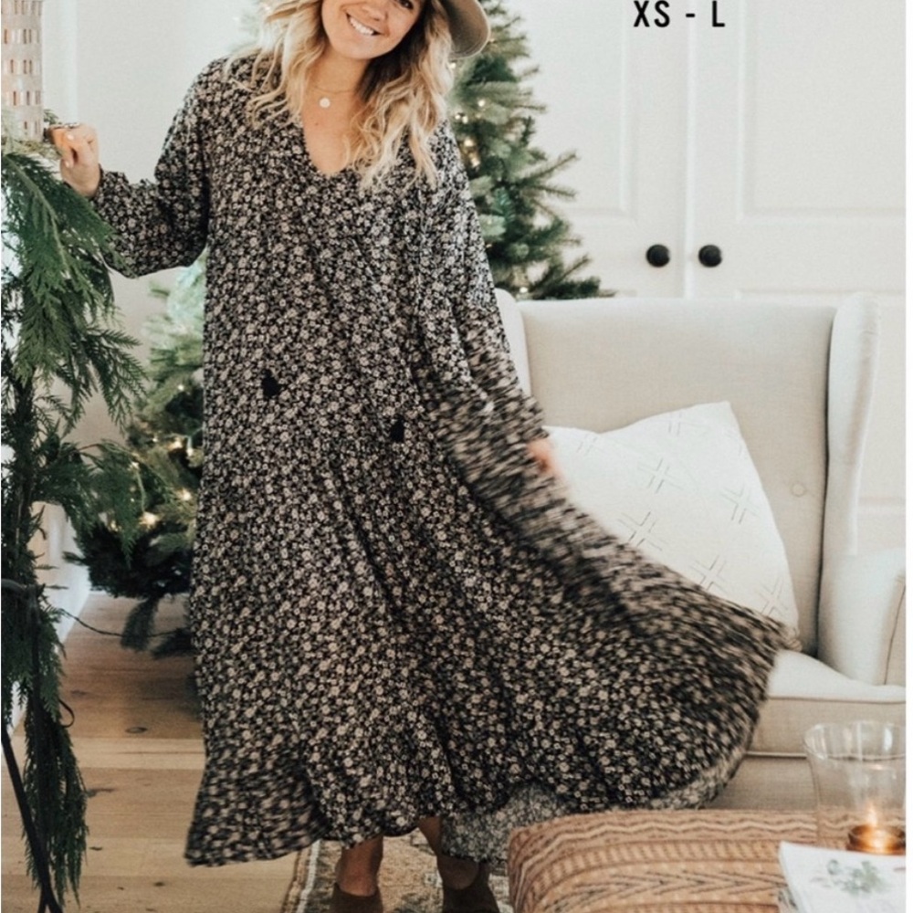 Cathy Jean Black Ditsy Floral Maxi Dress
